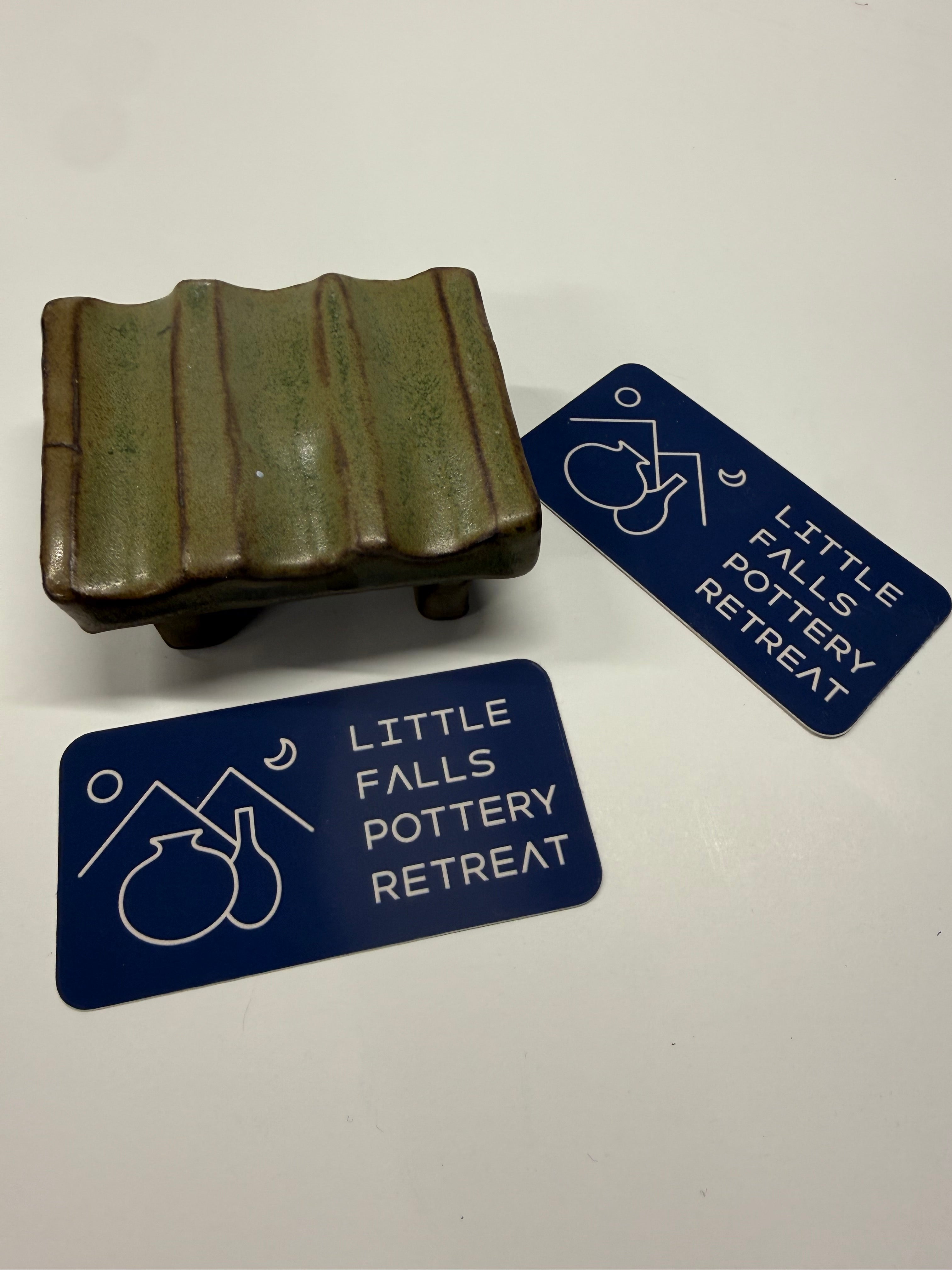 Item 0018: LFPR Hand-carved Footed Soap-saver/dish in Green (Laigoi)